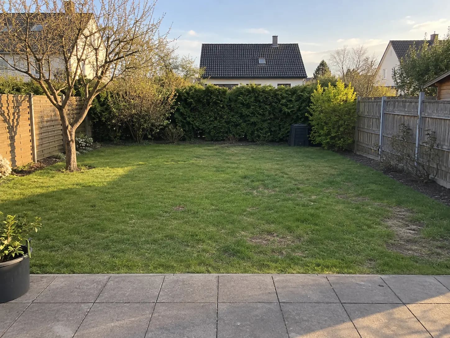 Schlichter Garten vor der digitalen Gartengestaltung